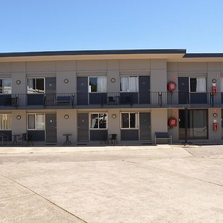 Commercial Hotel Motel Литгоу Екстериор снимка