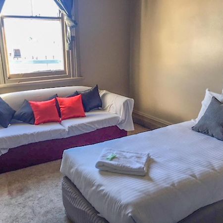 Commercial Hotel Motel Литгоу Екстериор снимка