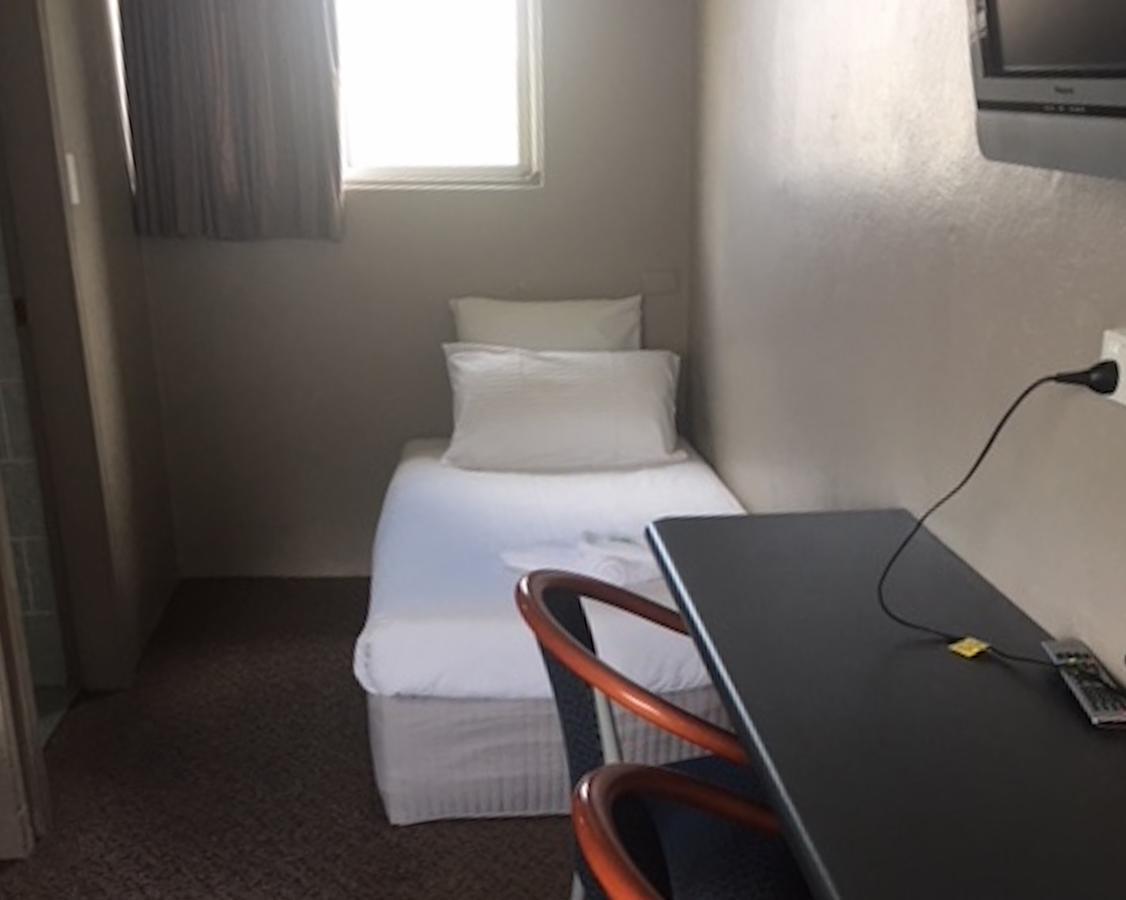 Commercial Hotel Motel Литгоу Екстериор снимка
