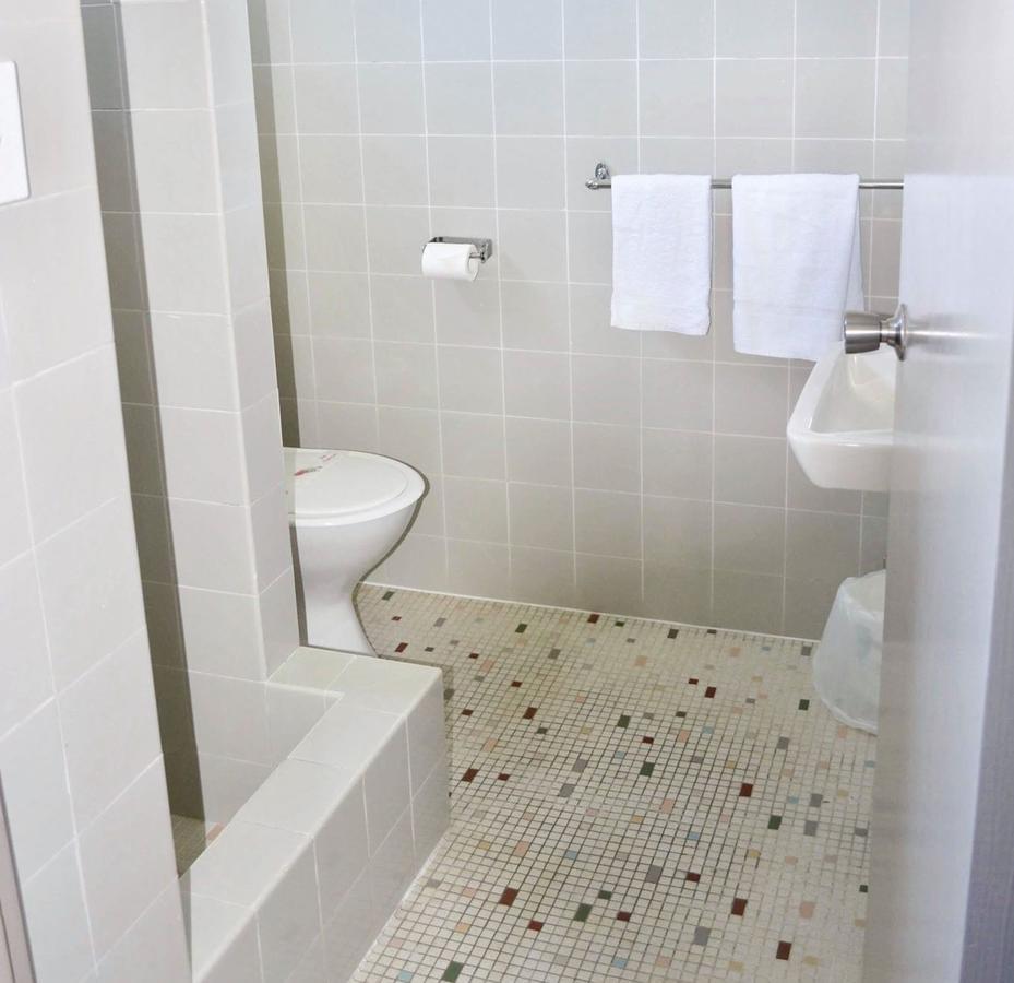 Commercial Hotel Motel Литгоу Екстериор снимка