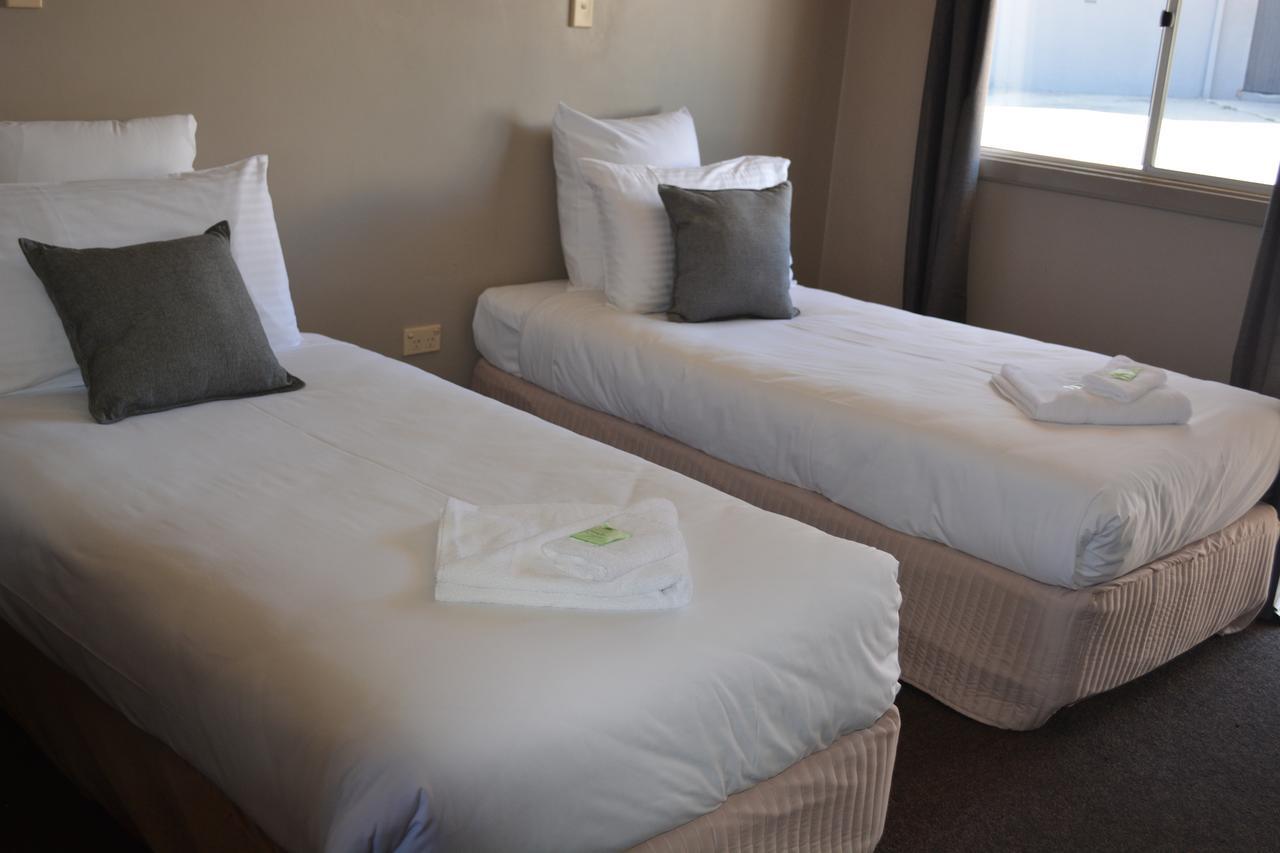 Commercial Hotel Motel Литгоу Екстериор снимка