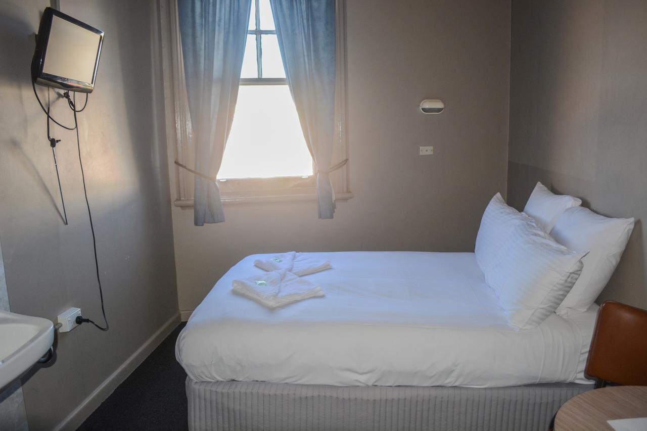 Commercial Hotel Motel Литгоу Екстериор снимка