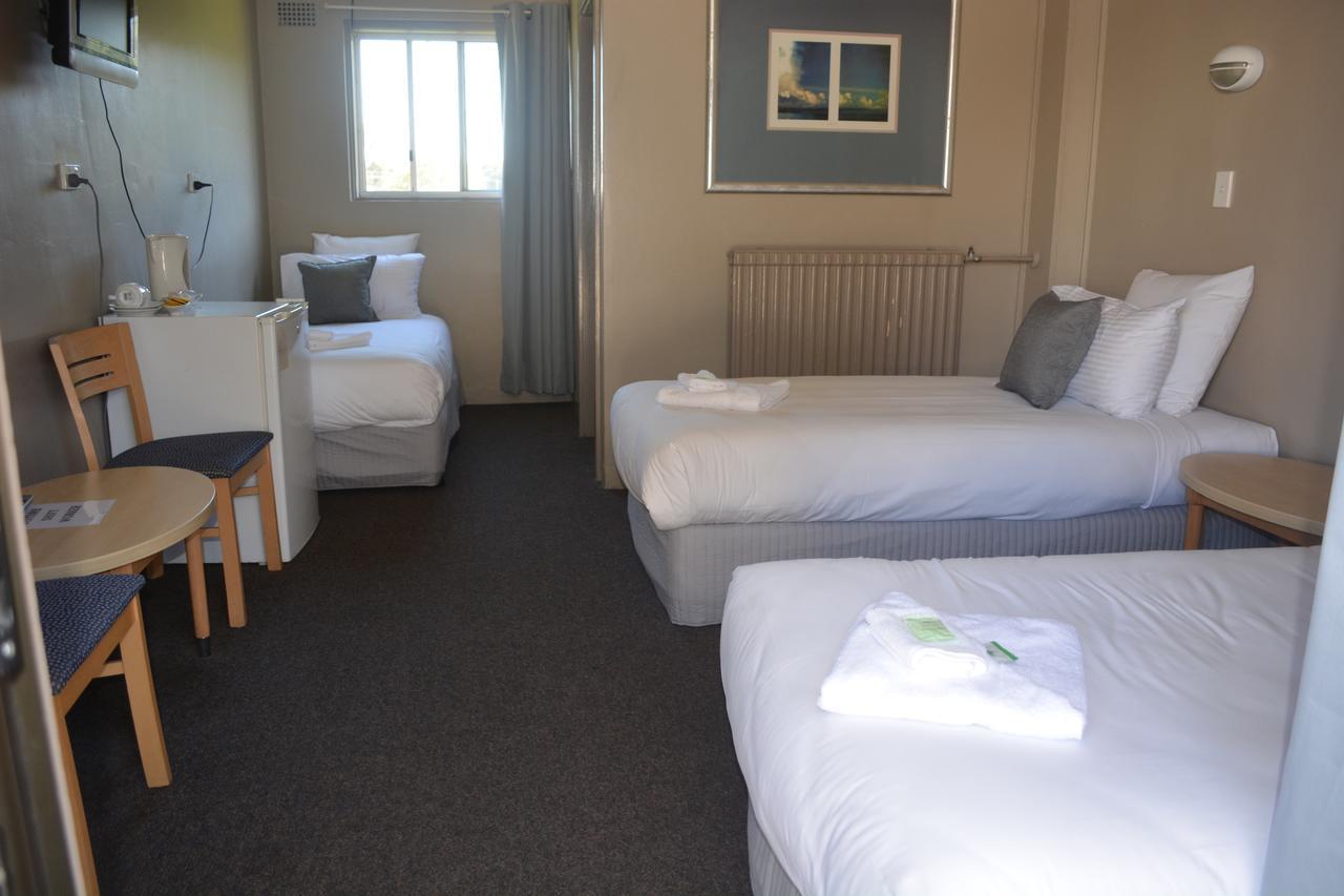Commercial Hotel Motel Литгоу Екстериор снимка