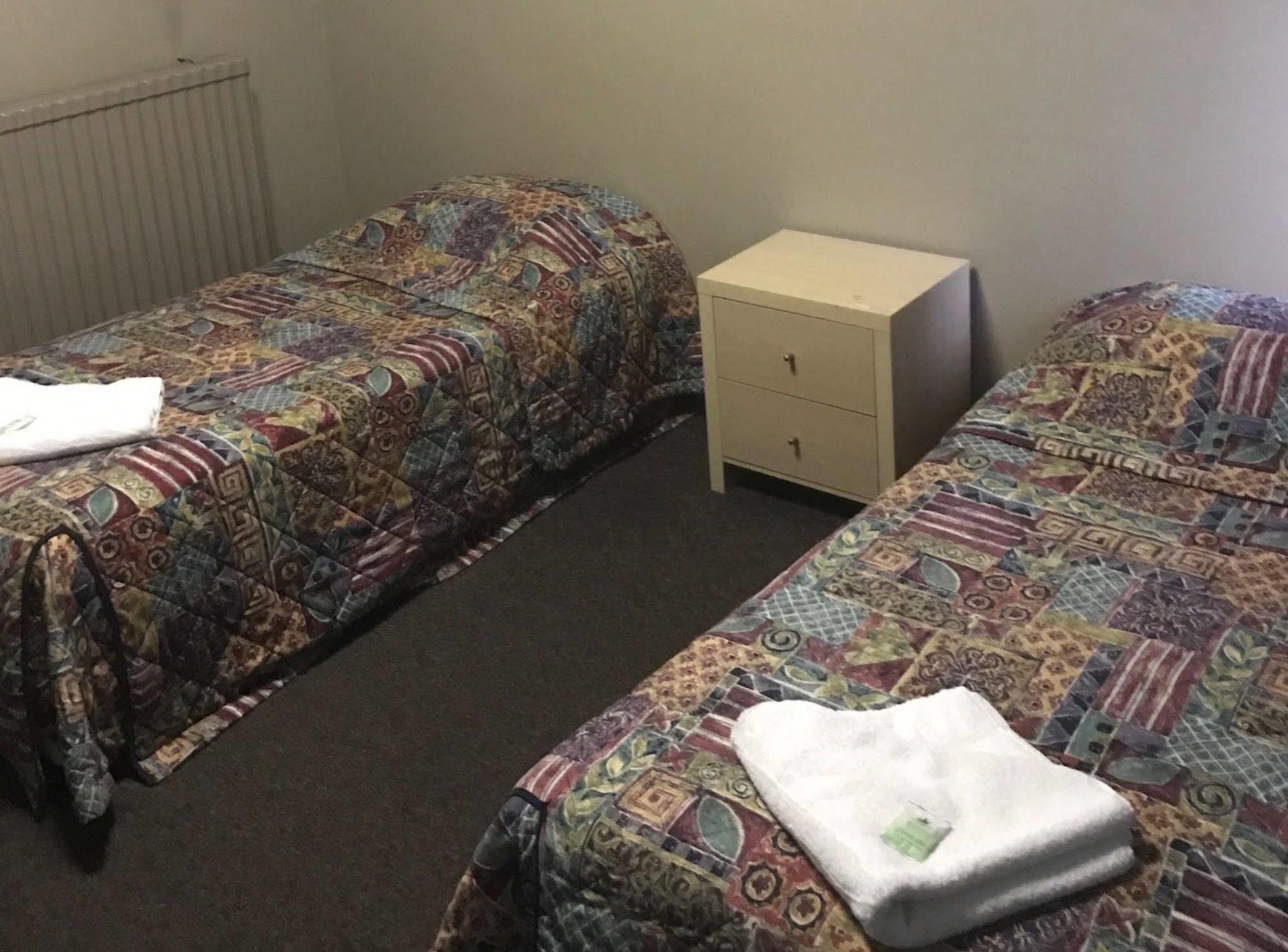 Commercial Hotel Motel Литгоу Екстериор снимка