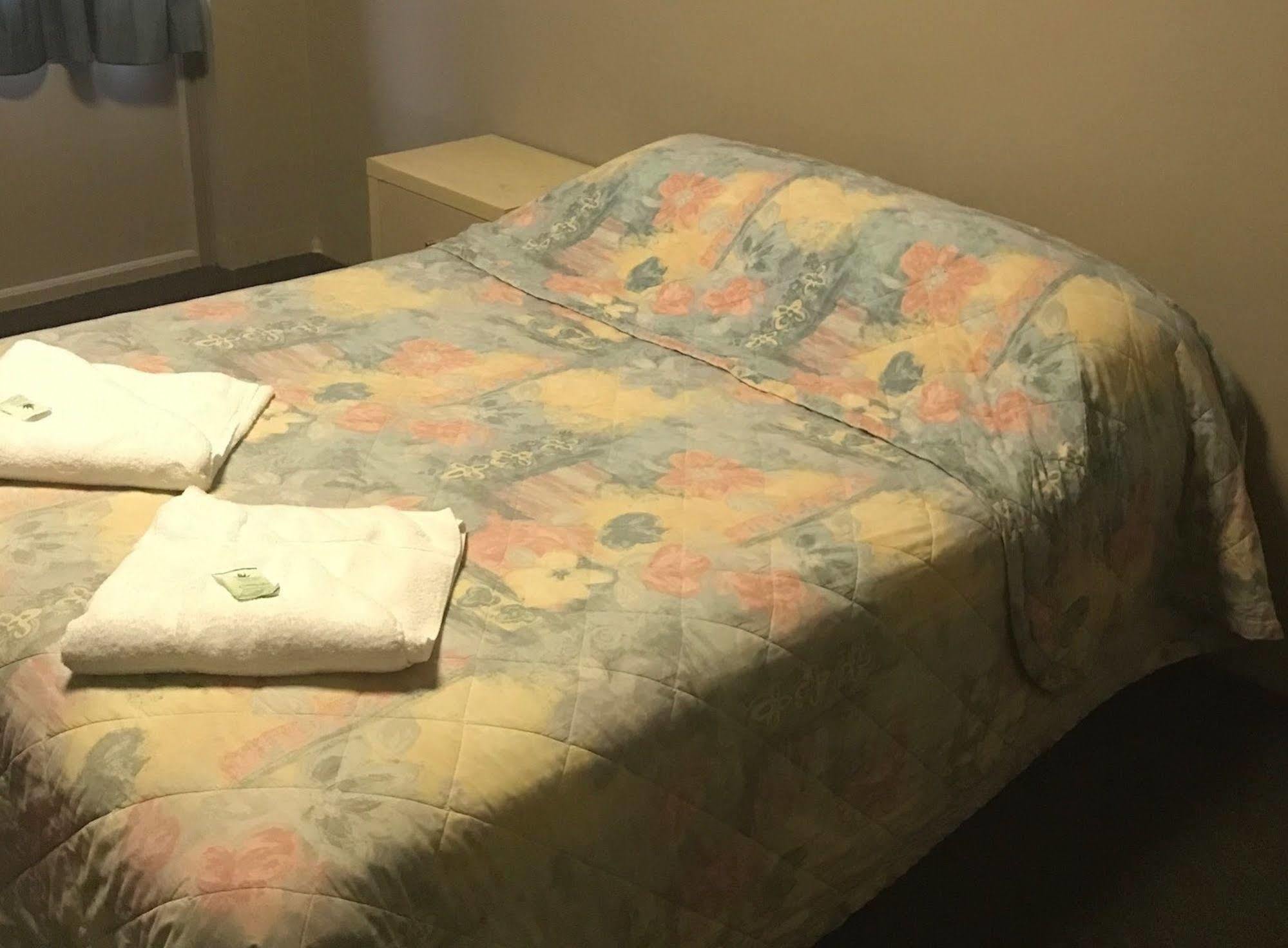 Commercial Hotel Motel Литгоу Екстериор снимка