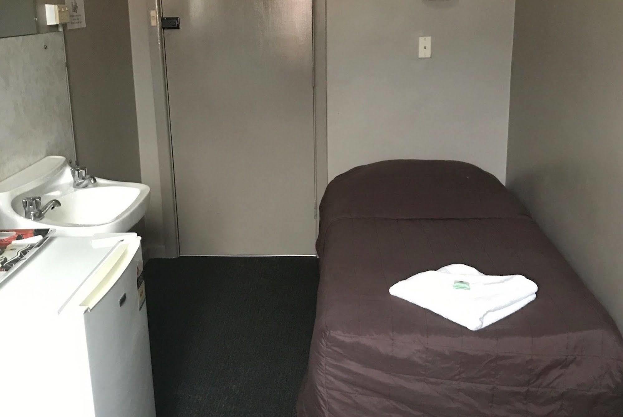 Commercial Hotel Motel Литгоу Екстериор снимка